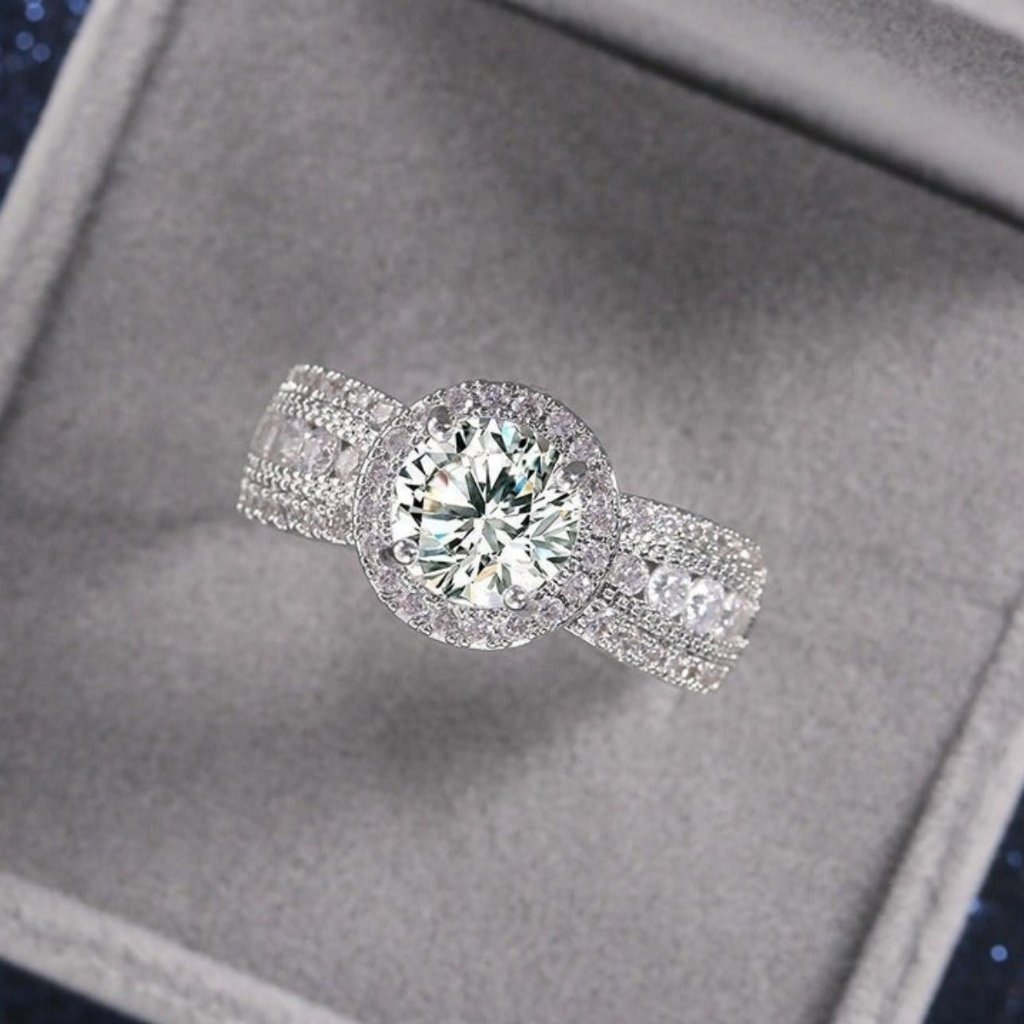 Womens Cubic Zirconia Round Cut Ring On A Sterling Silver Cushion Setting 55$